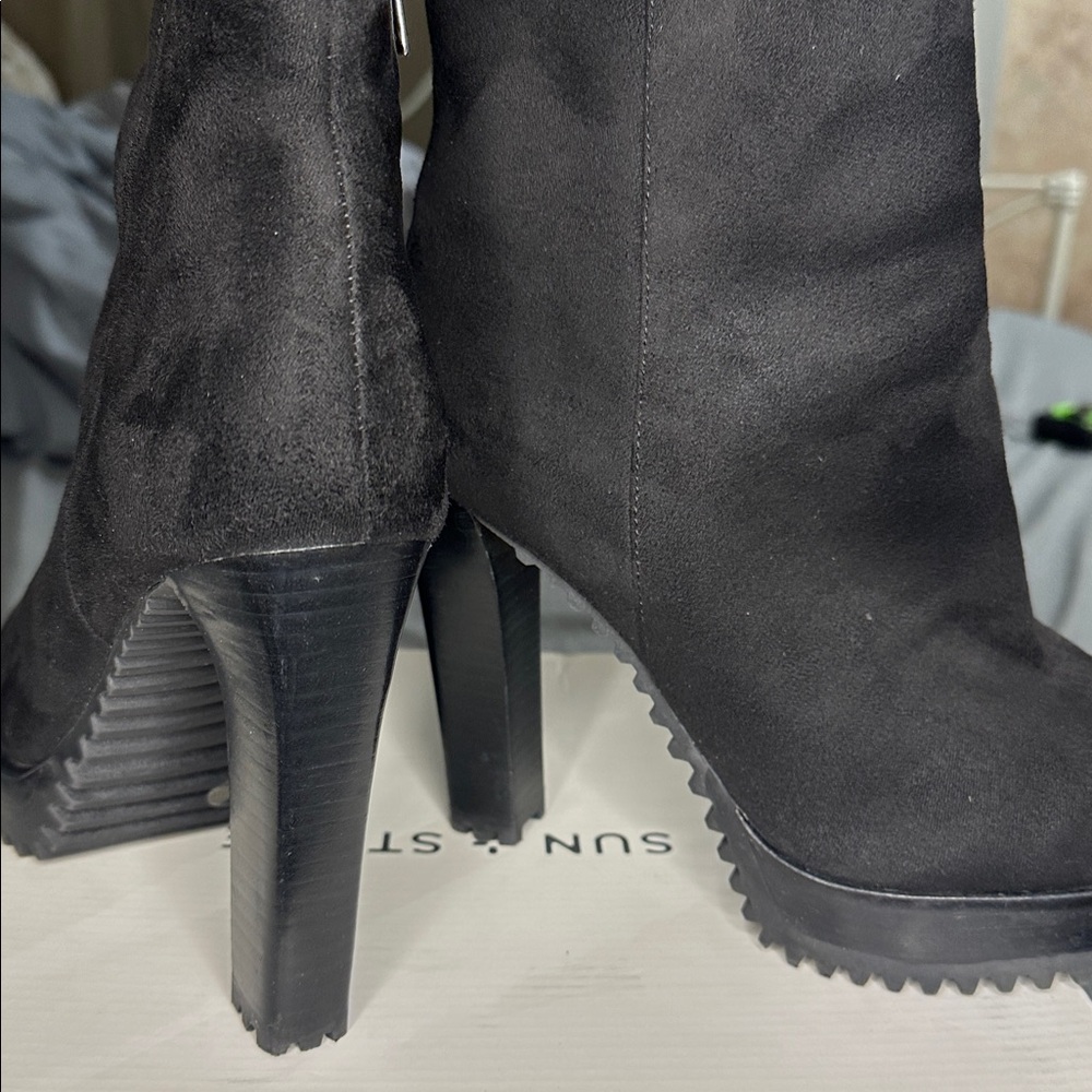 Jennifer Lopez Black Ankle Boots